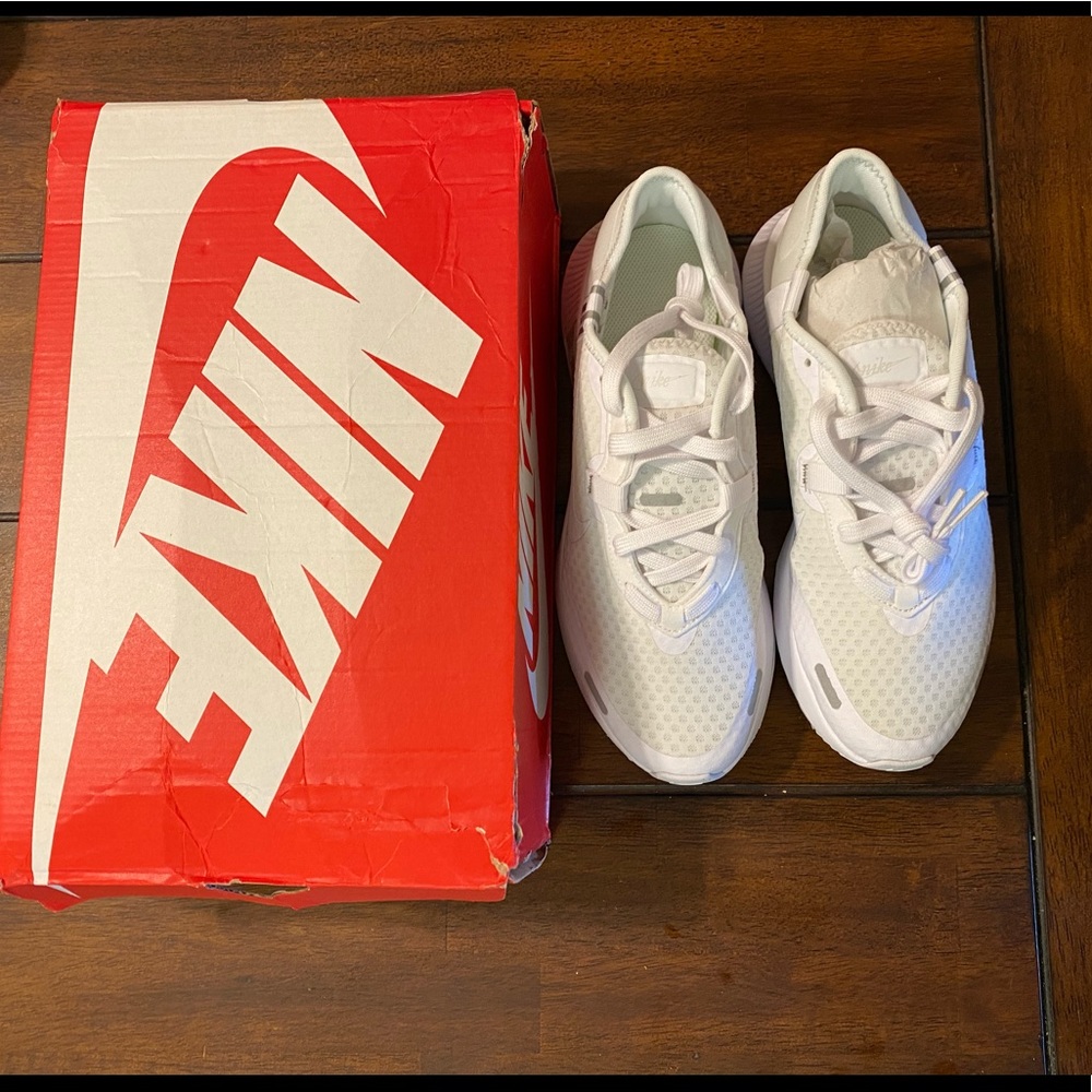 Nike White Women's Sneakers